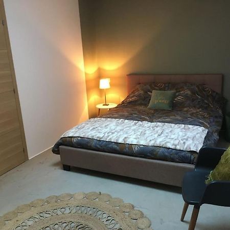 Chambre Avec Petit-Dejeuner En Provence Luberon La Tour-dʼAigues Exteriör bild