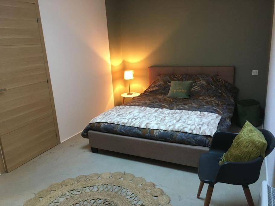 Chambre Avec Petit-Dejeuner En Provence Luberon La Tour-dʼAigues Exteriör bild