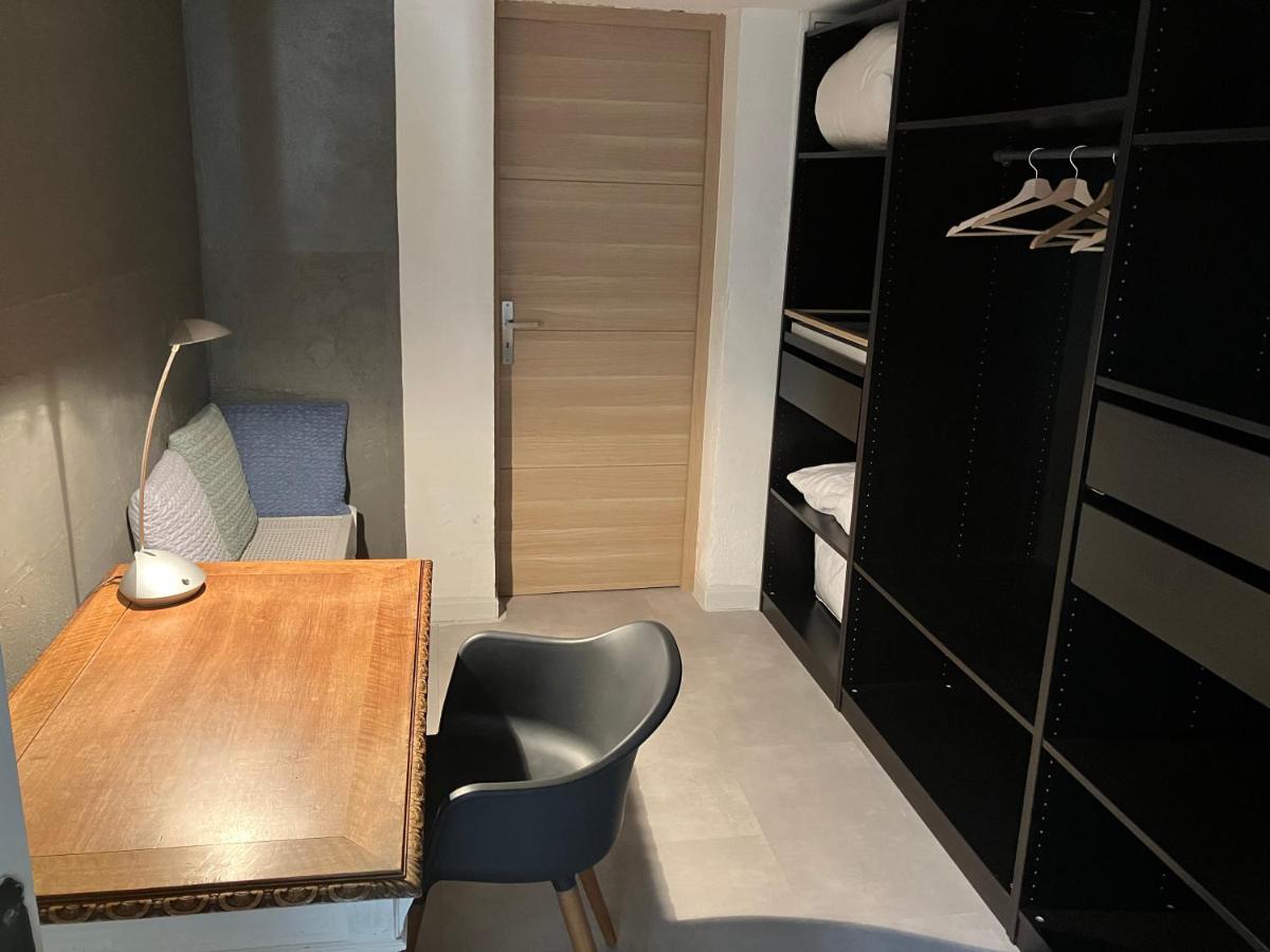 Chambre Avec Petit-Dejeuner En Provence Luberon La Tour-dʼAigues Exteriör bild